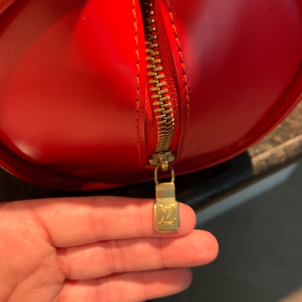 Louis Vuitton Epi Red Shoulder Bag - Picture 7 of 13